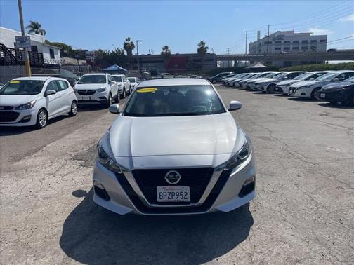 Photo 2 of 29 of 2021 Nissan Altima 2.5 S