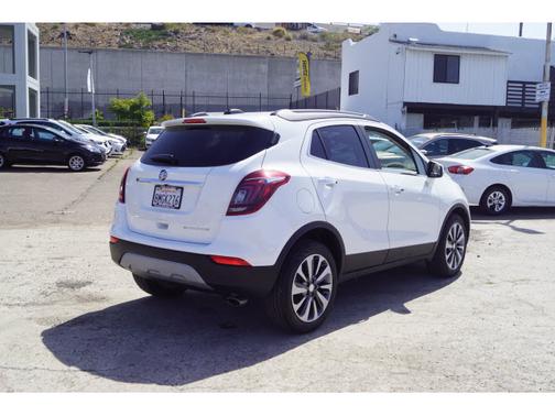 Photo 5 of 31 of 2020 Buick Encore Essence
