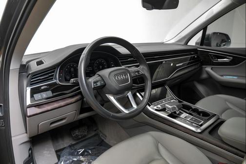 2021 Audi Q7 45 Premium Plus