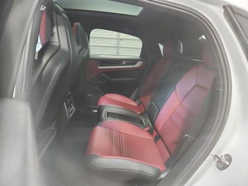 2024 Porsche Cayenne Cayenne
