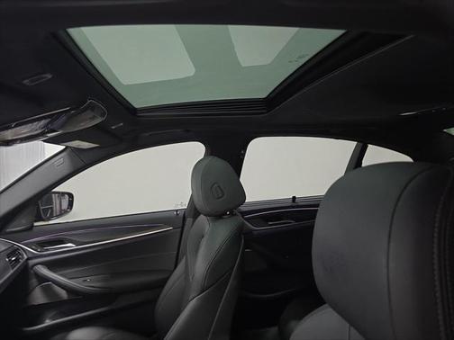 2022 BMW 540 i