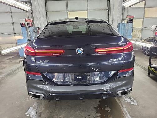 2025 BMW X6 xDrive40i