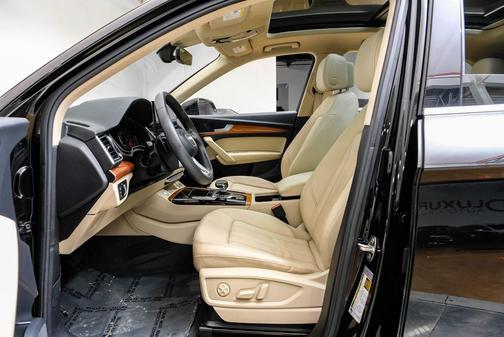 2023 Audi Q5 45 S line Premium