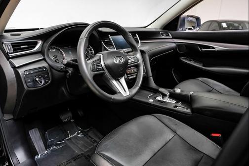 2022 INFINITI QX50 LUXE