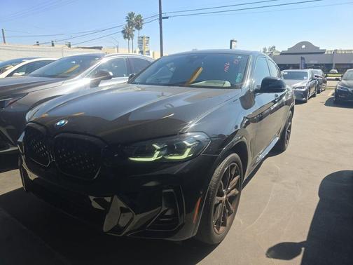 2024 BMW X4 xDrive30i
