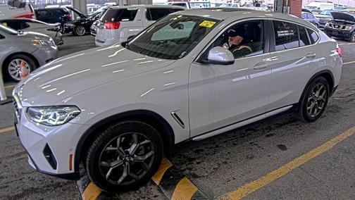 2024 BMW X4 xDrive30i