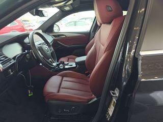 2025 BMW X4 xDrive30i