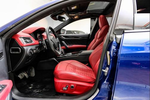 2022 Maserati Ghibli Modena Q4