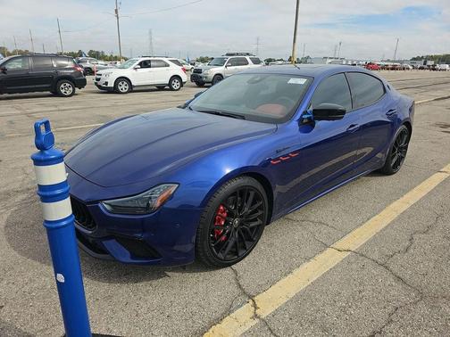 2022 Maserati Ghibli Modena Q4