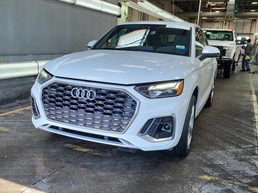 2022 Audi Q5 45 S line Premium Plus