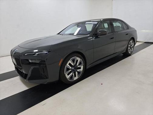 2023 BMW 740 i