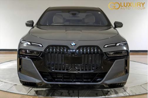 2023 BMW 740 i