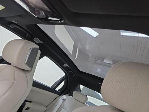 2023 BMW 740 i