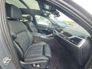 2025 BMW X6 xDrive40i