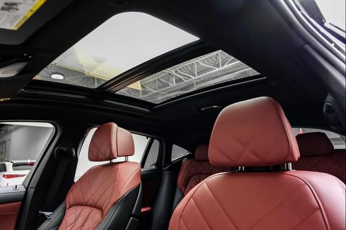 2025 BMW X6 M60i