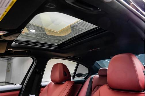 2023 BMW 330 330i