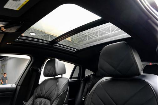 2025 BMW X6 xDrive40i