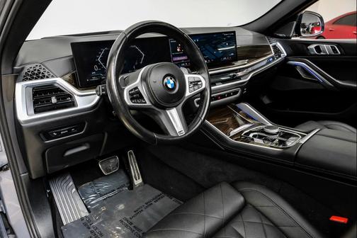 2025 BMW X6 xDrive40i