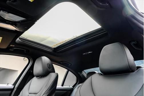 2024 BMW 330 i xDrive