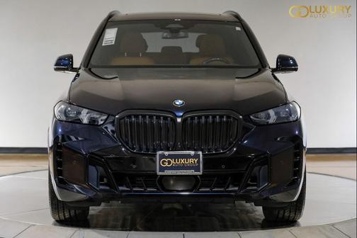 Carbon Black Metallic 2025 BMW X5 xDrive40i