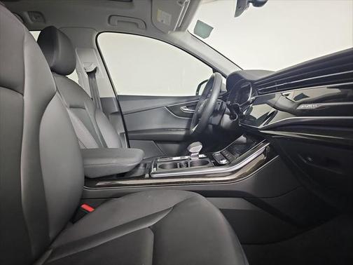 2023 Audi Q7 45 Premium