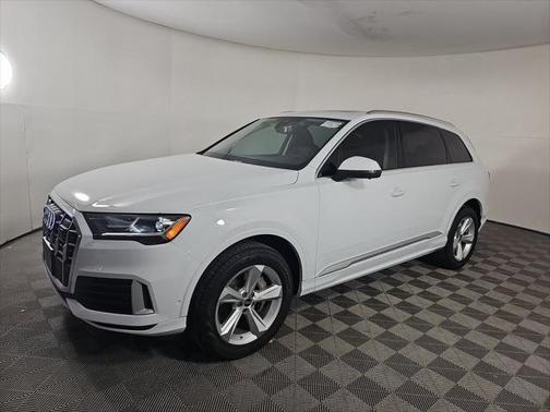 2023 Audi Q7 45 Premium
