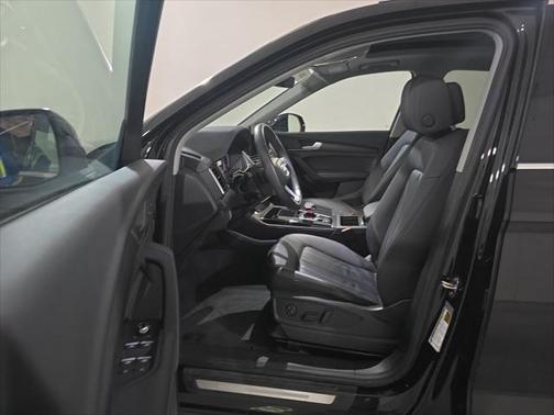 2022 Audi Q5 40 Premium Plus