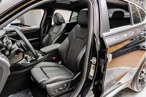2024 BMW X4 xDrive30i