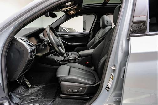 2025 BMW X4 xDrive30i