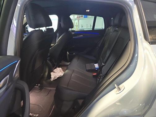 2025 BMW X4 xDrive30i