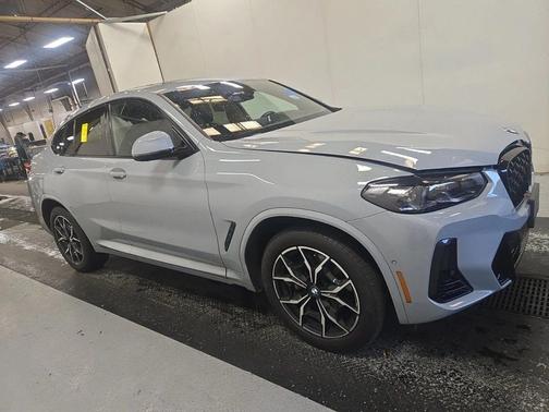 2025 BMW X4 xDrive30i