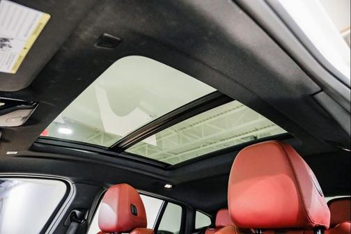 2024 BMW X4 xDrive30i