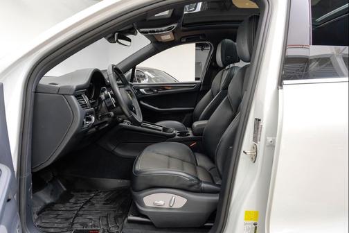 White 2023 Porsche Macan Macan T