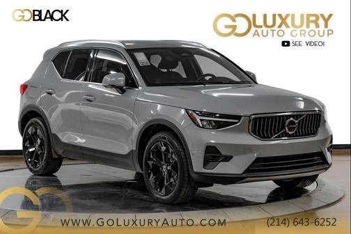 Onyx Black Metallic 2025 Volvo XC40 B5 Plus Bright Theme