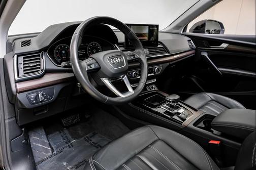 2023 Audi Q5 40 Premium Plus