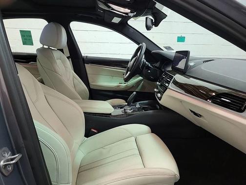 2023 BMW 540 i xDrive