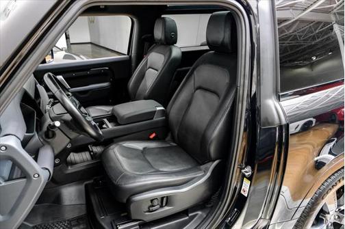 2023 Land Rover Defender 90 X-Dynamic SE