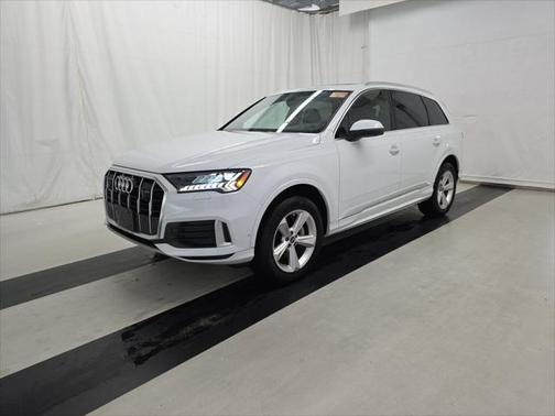 2024 Audi Q7 45 Premium Plus
