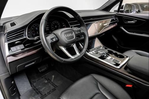 2024 Audi Q7 45 Premium Plus
