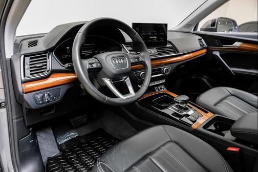 2023 Audi Q5 45 S line Premium Plus