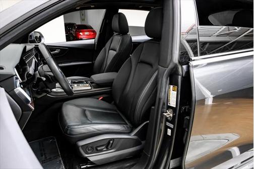 2021 Audi Q8 55 Premium Plus
