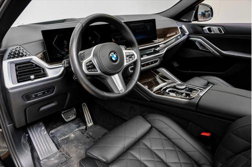 2025 BMW X6 xDrive40i