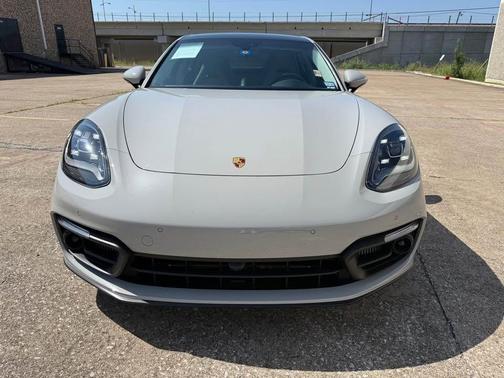 2023 Porsche Panamera Platinum Edition