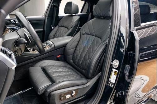 2025 BMW X6 xDrive40i