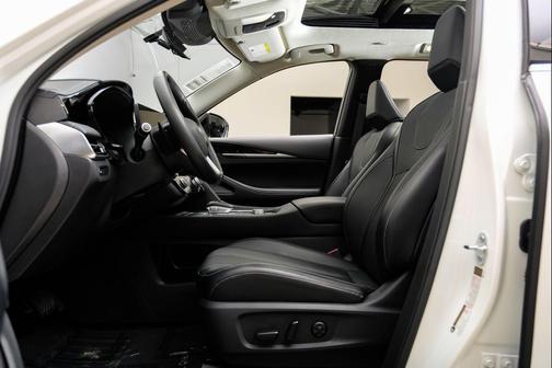 Glacier White 2025 INFINITI QX60 Pure
