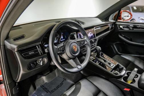 2022 Porsche Macan Base