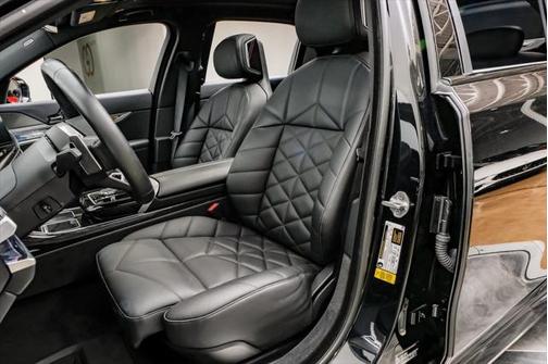 2023 BMW 740 i