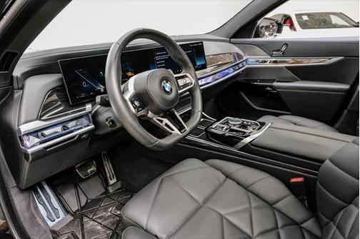 2023 BMW 740 i