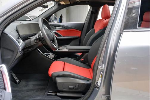 2025 BMW X2 xDrive28i