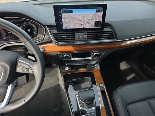 2023 Audi Q5 40 Premium Plus